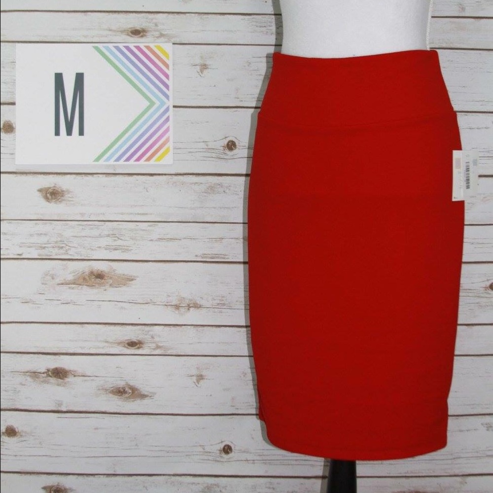 LuLaRoe Red Cassie skirt  textured size medium